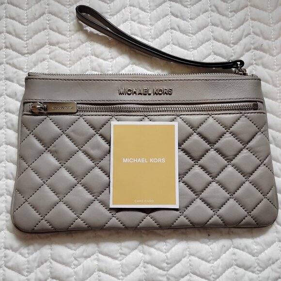 MICHAEL Michael Kors Women's Grey Selma Quilt Leather Zip Wristlet Clutch - Picture 2 of 4